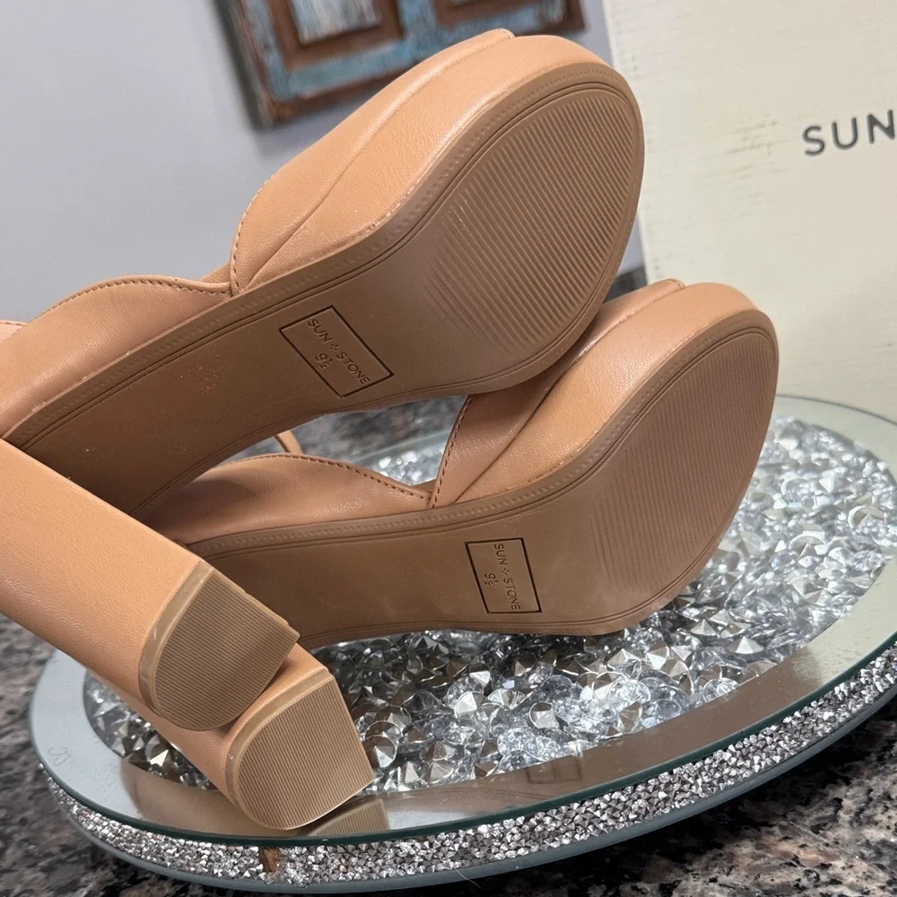 Sun + Stone Reeta nude Women's Beige Ankle Strap platform chunky Heels NEW 9.5